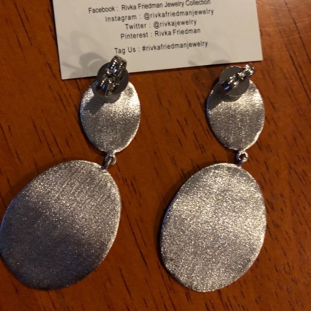 RIVKA FRIEDMAN Satin Wavy Oval Drop Earrings - Picture 5 of 5